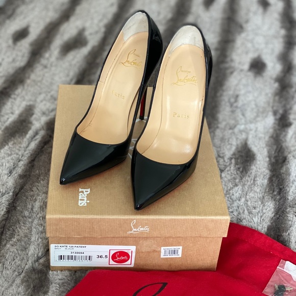 Christian Louboutin So Kate - Picture 3 of 4